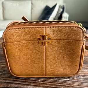 Beautiful should bag. Great condition